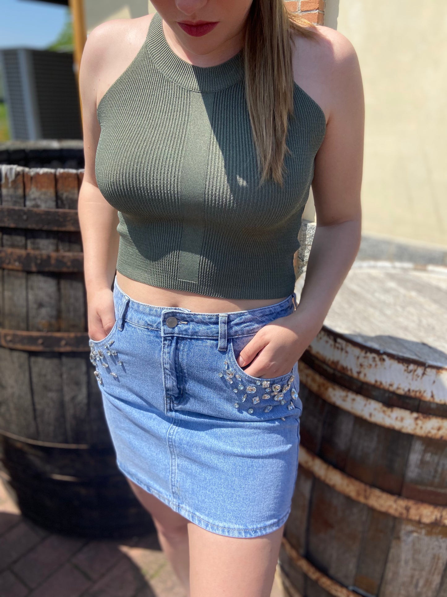 TOP SCOLLO HALTER COSTINA VISCOSA