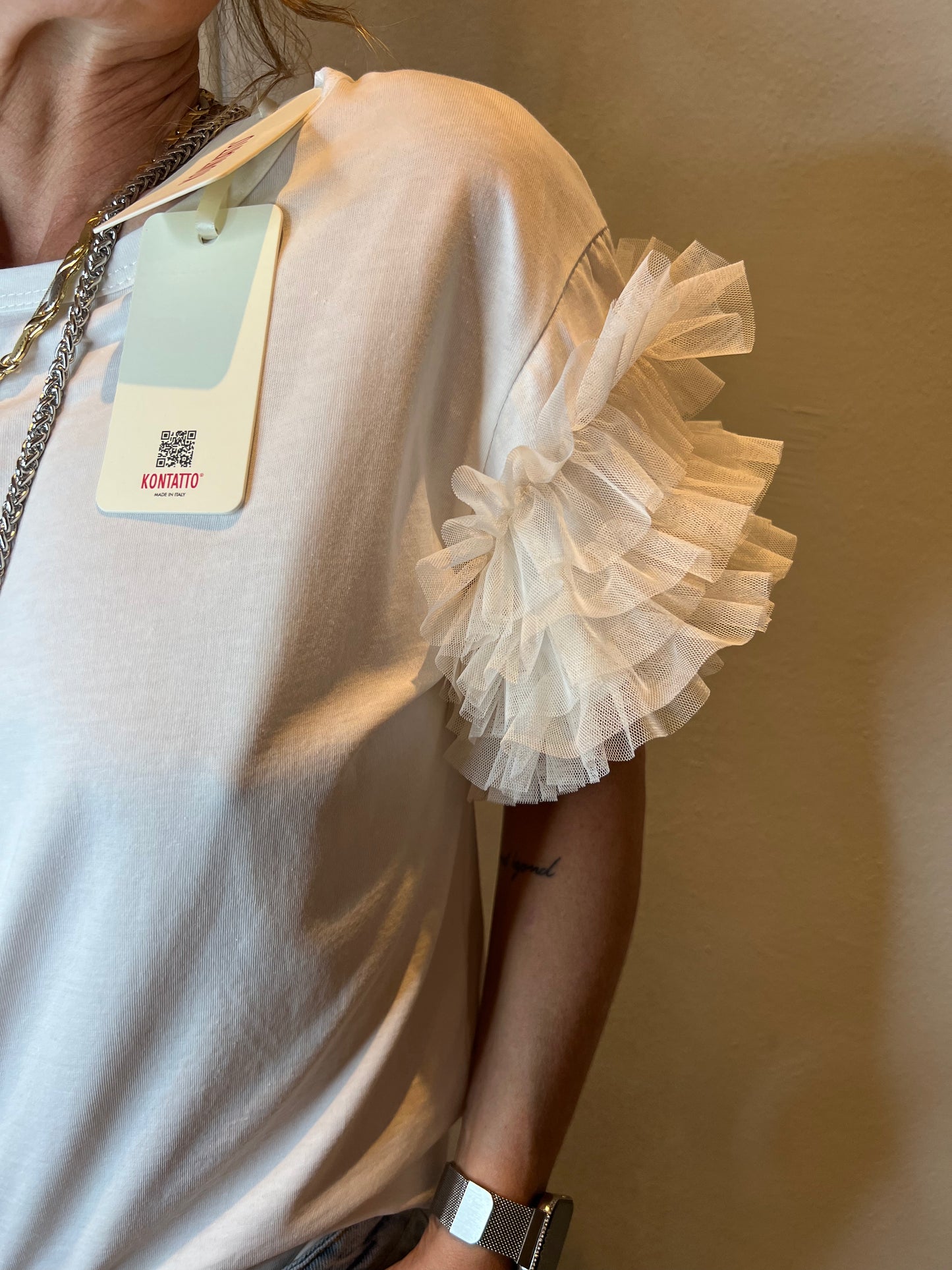 T-SHIRT GIROCOLLO CON MANICHE TULLE