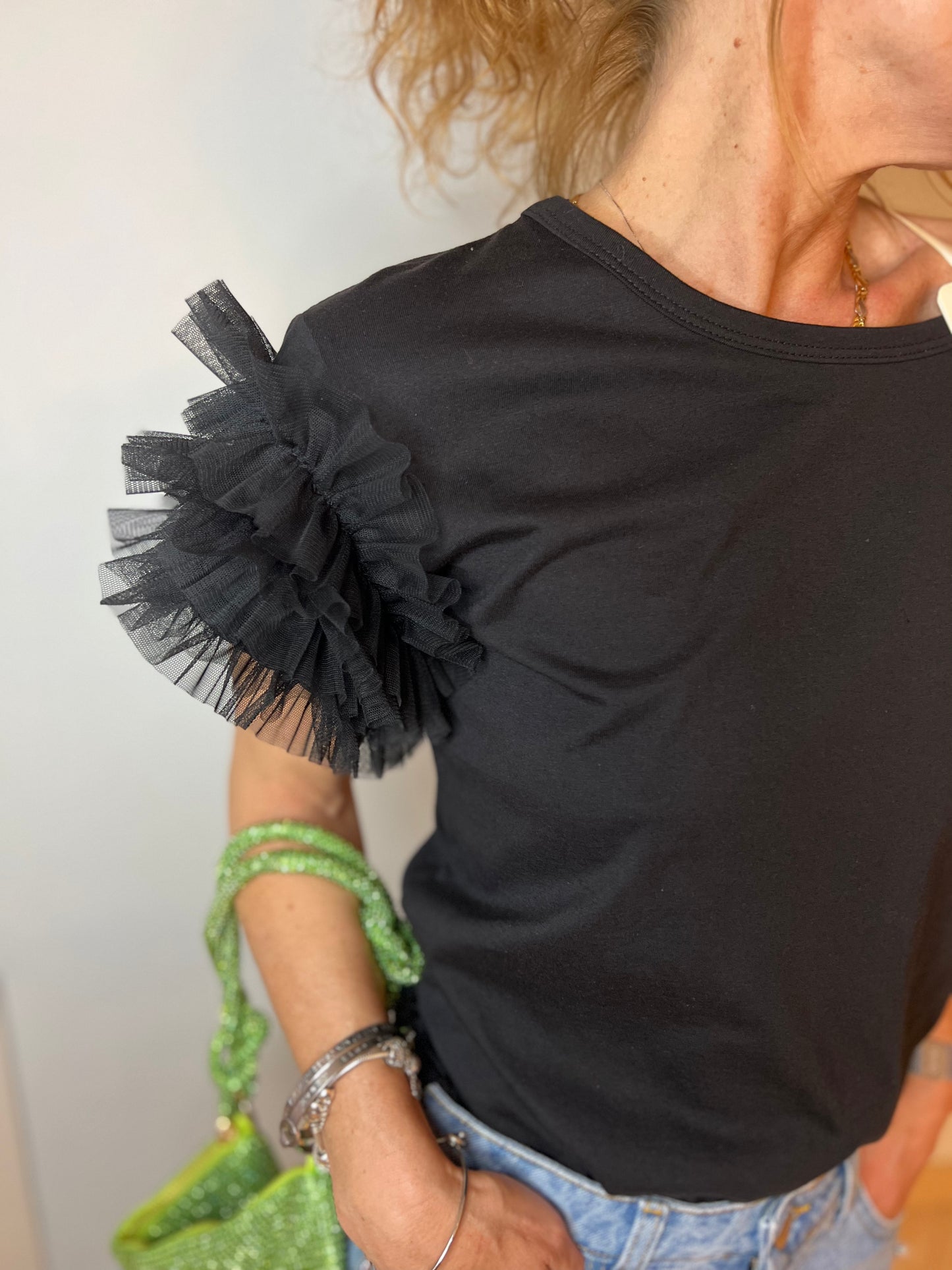 T-SHIRT GIROCOLLO CON MANICHE TULLE